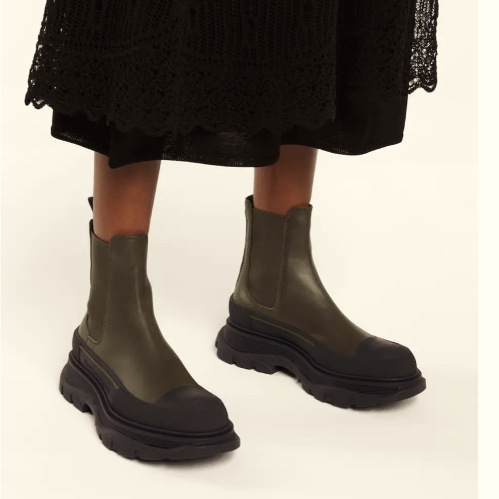 Alexander McQueen Tread Slick Chelsea Lug Sole Boot